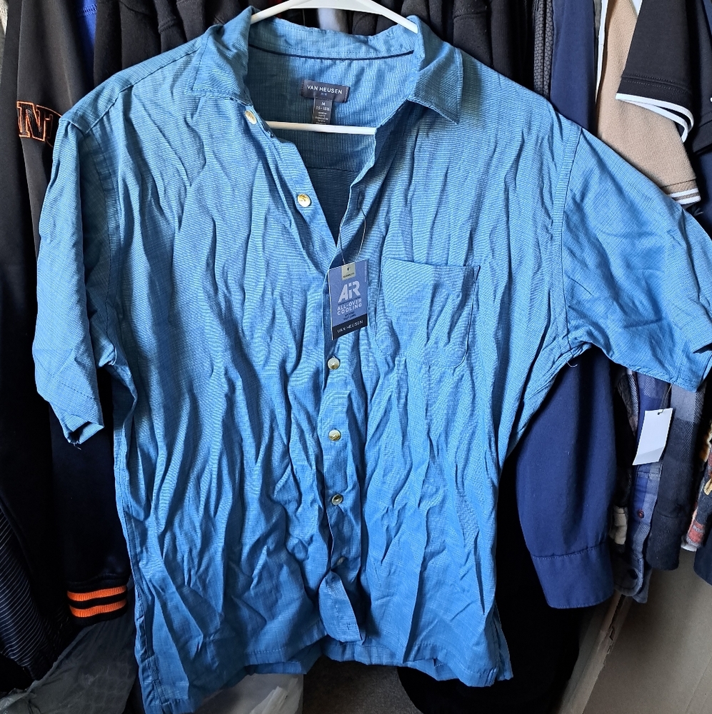Van Heusen medium short button up